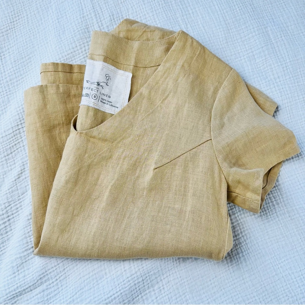 notPERFECTLINEN ZURICH | Fitted Linen Top | Small | Short Sleeve | V-Neck